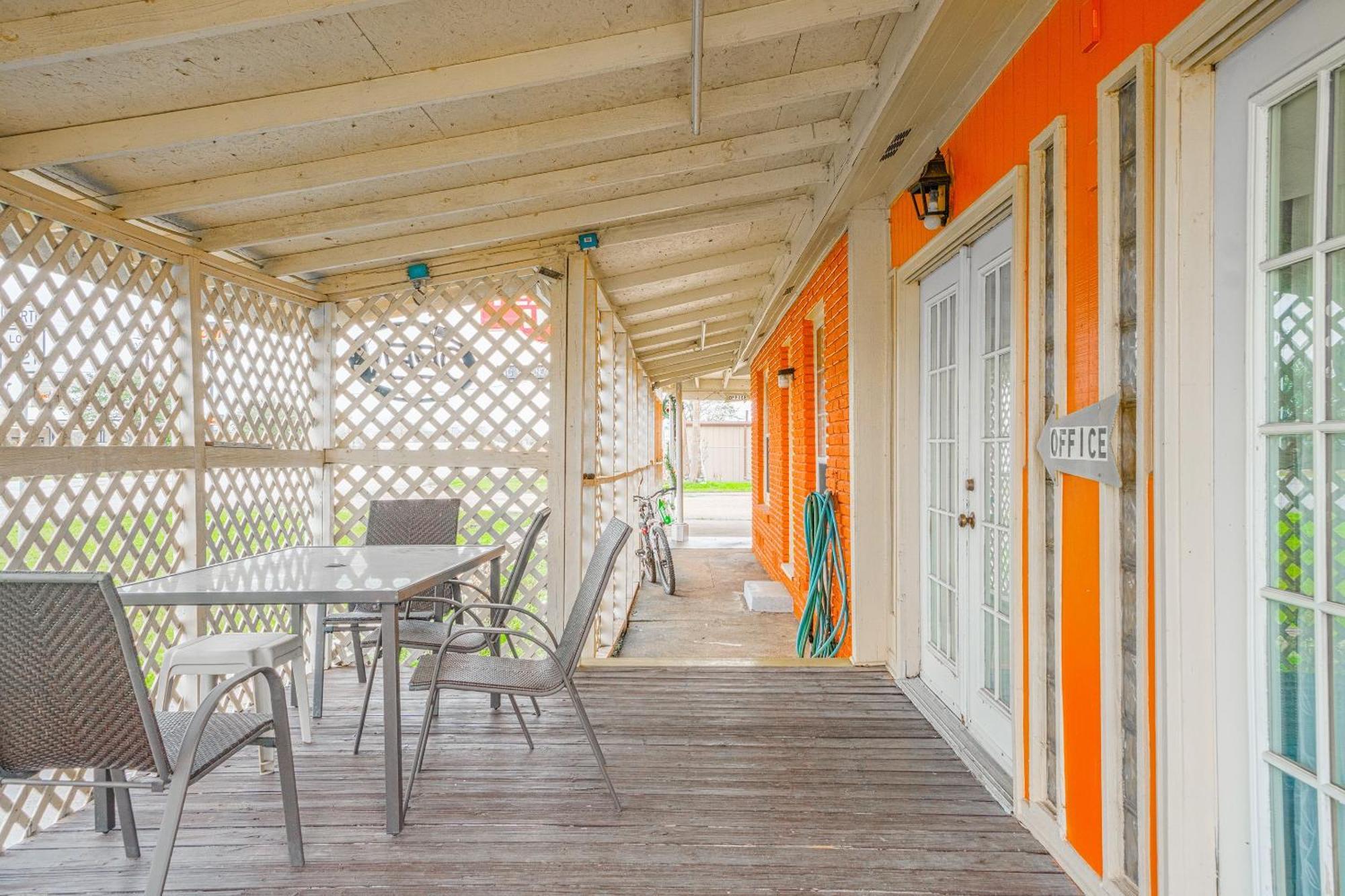 Texana Inn Edna By Oyo Eksteriør billede